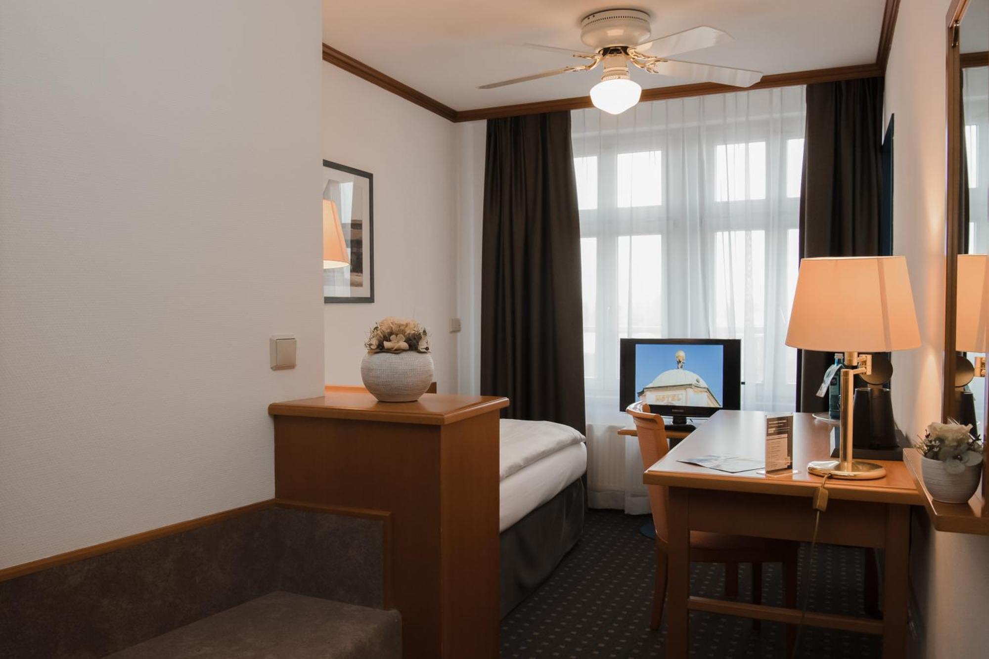 Hotel Alekto Freiberg Buitenkant foto